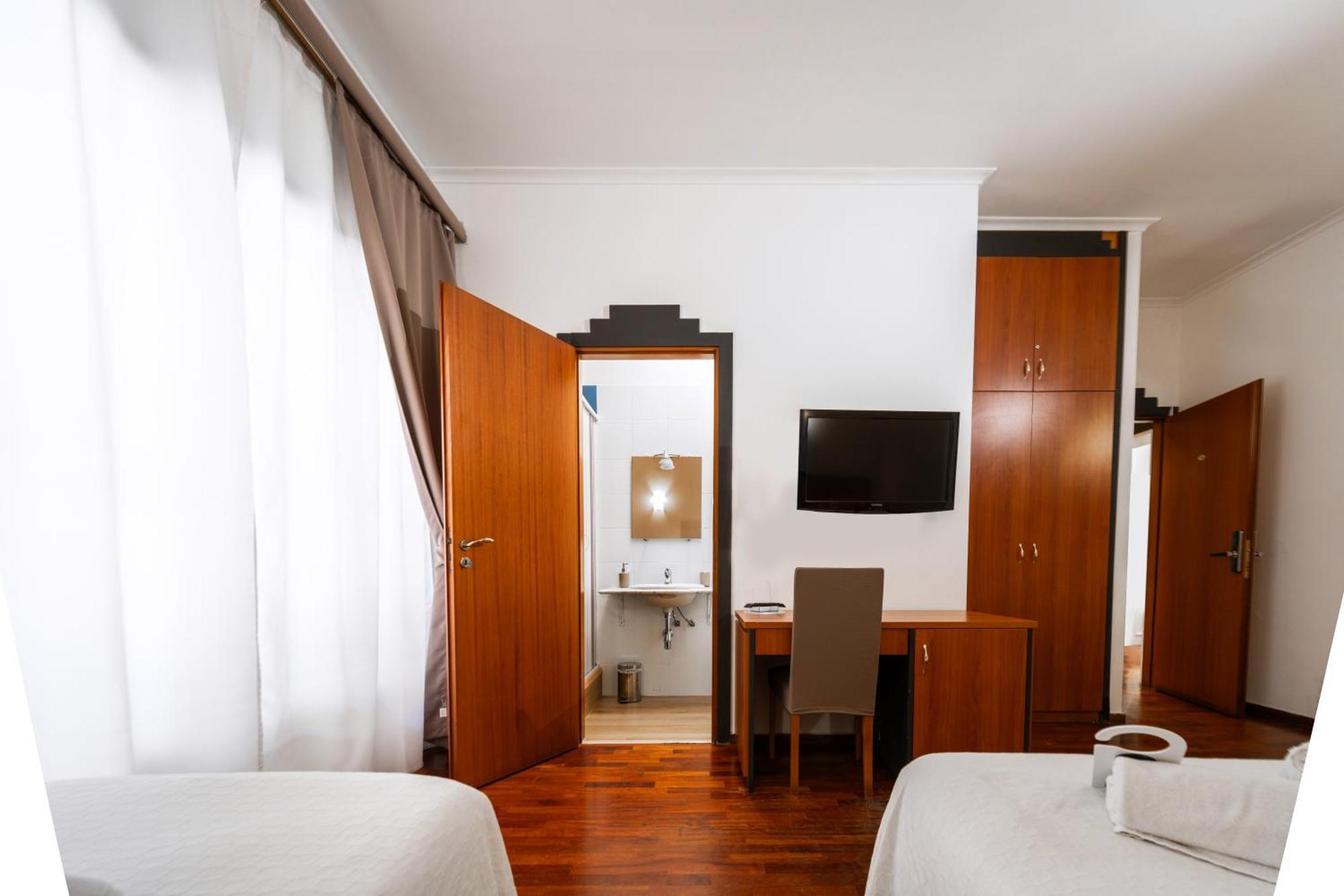Hotel Center