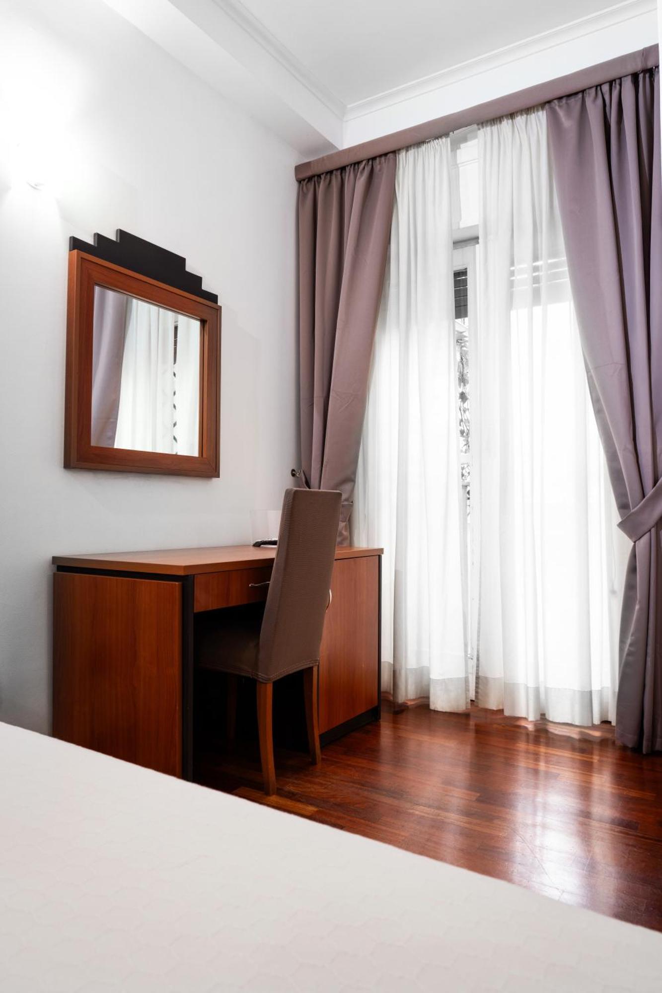 Hotel Center